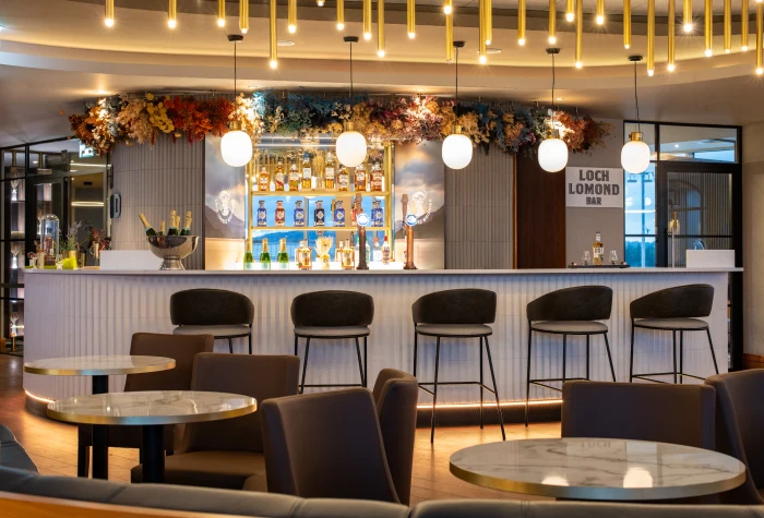 Bar area with drinks at the Turkish Airlines Lounge in Edinburgh Airport