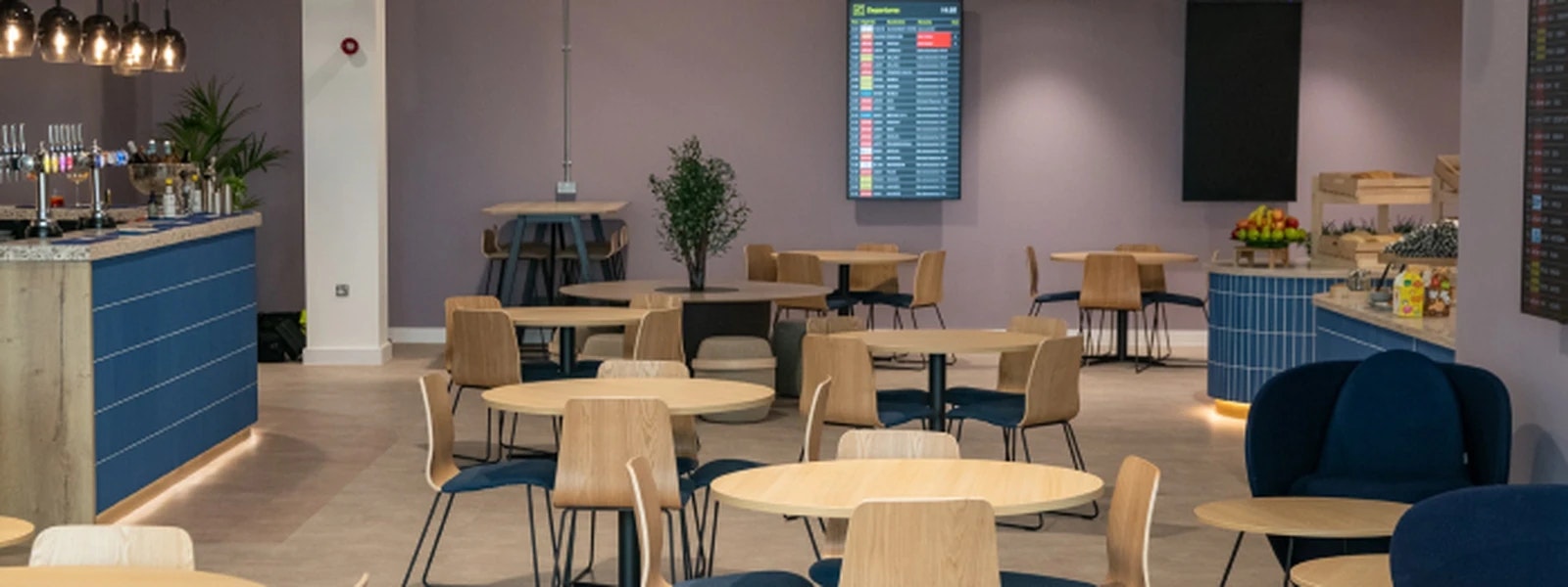 Interior of the 681 lounge at Leeds Bradford Airport