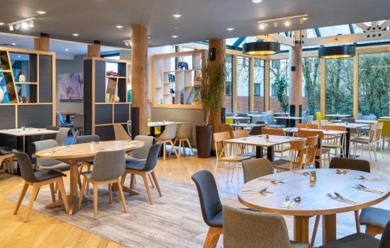 Holiday Inn Holiday Hemel Hempstead Restaurant Interior