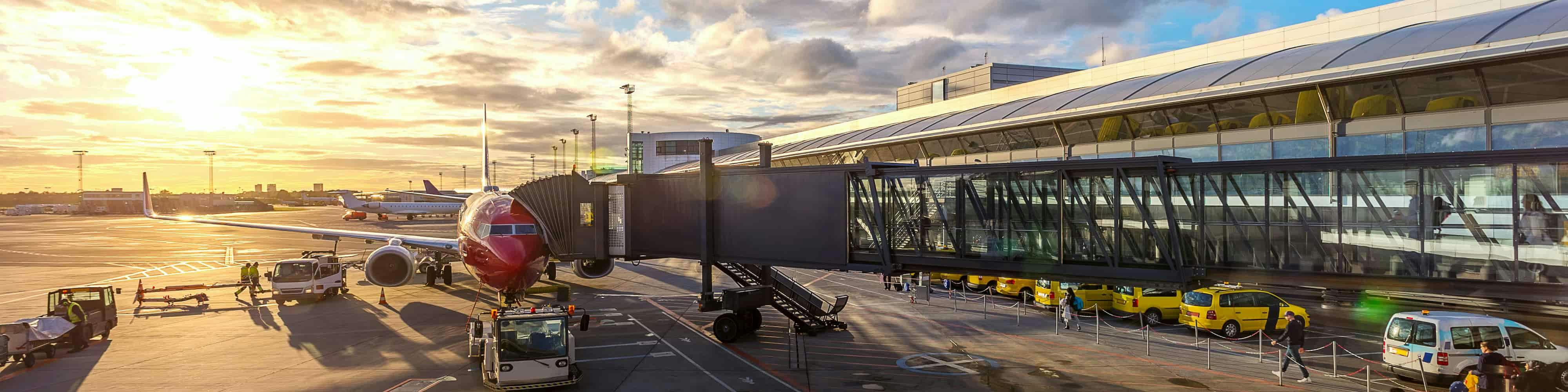 Tanathip Rattanatum airport in the sunset