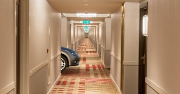 Fancy saving money on your airport parking? Book a hotel too.