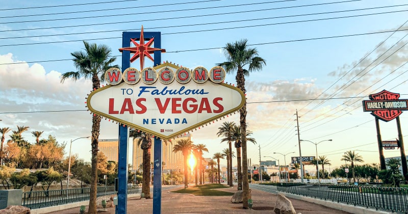 Welcome to Fabulous Las Vegas Sign | Best places to travel without the kids