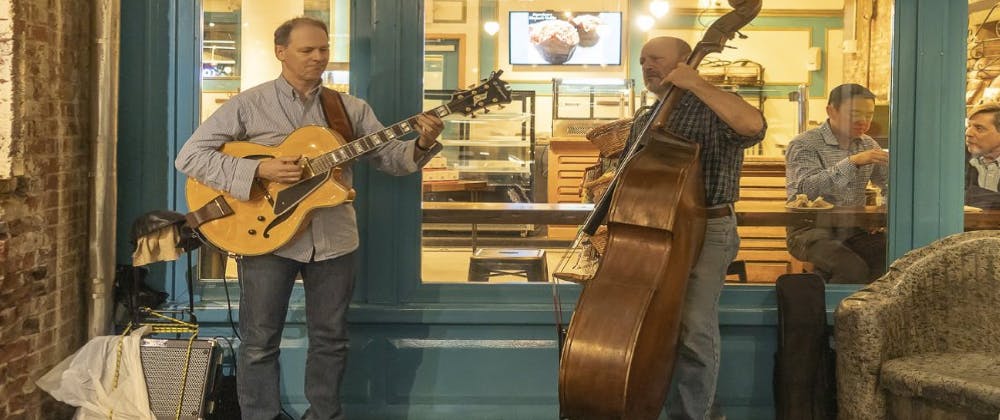 Two musicians playing at Chelsea Market, New York