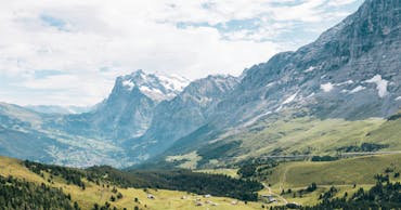 Switzerland Travel Guide | Alpine peaks and cosmopolitan cities