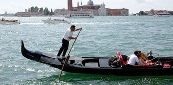 Venice Ultimate Experiences – Gondola Ride