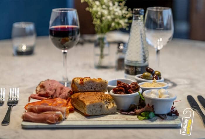 Clayton Manchester Airport Hotel Charcuterie