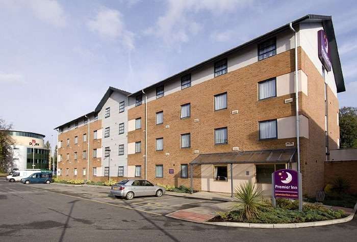 Premier Inn West Didsbury Manchester Airport Exterior