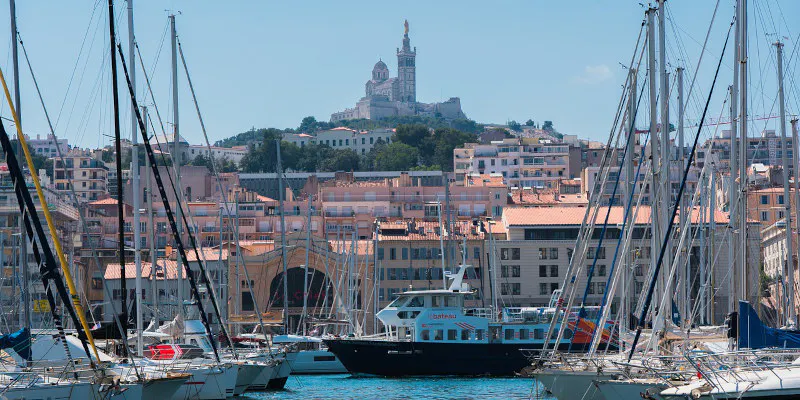 Marseille Hafen mit Boot