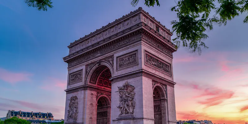 Paris Orly Arc de Triomphe im Sonnenuntergang