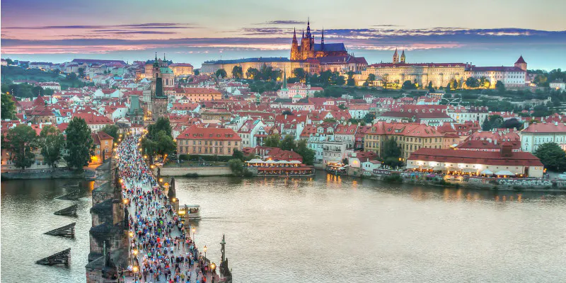 Blick auf Prag mit Karlsbrücke