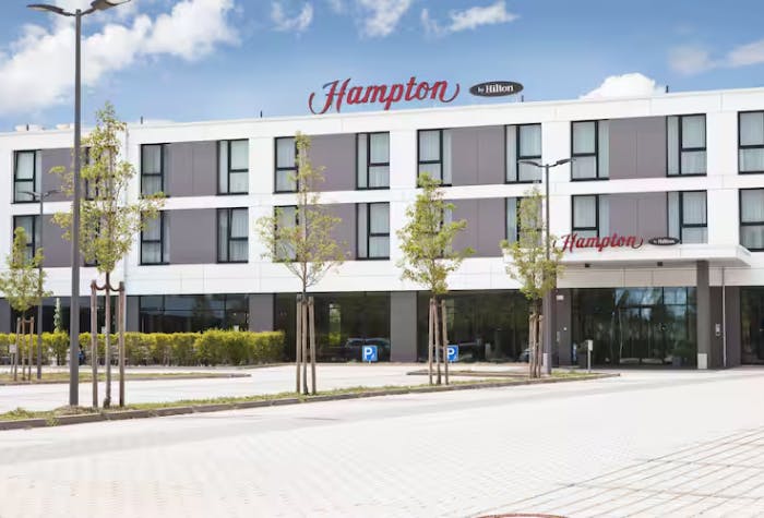 Außenansicht Hampton by Hilton Munich Airport South