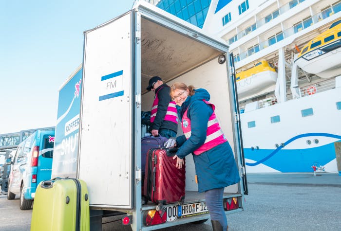Au�enansicht Parken und Meer Parkplatz Warnem&uuml;nde