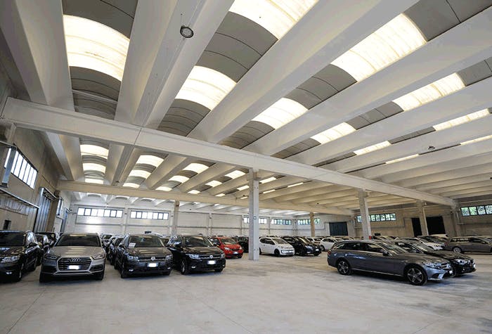 Innenansicht Dedalo Parking Parkplatz Malpensa