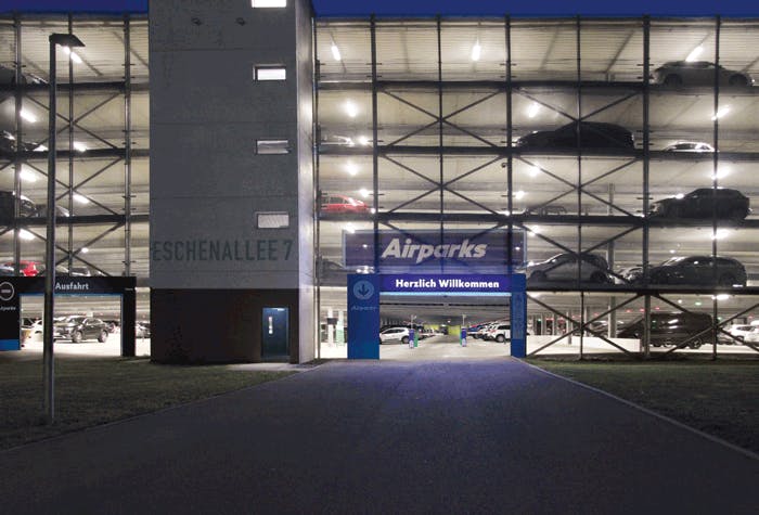 Airparks Parkhaus Flughafen München Einfahrt