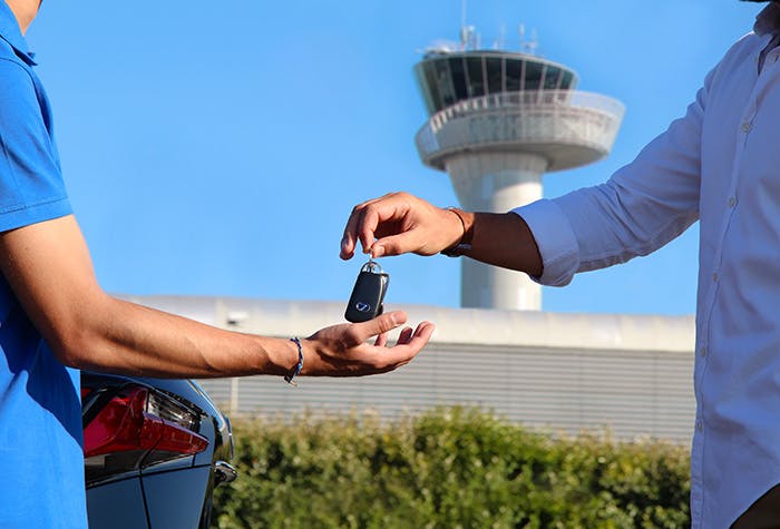 Schlüsselübergabe Blue Valet Parkplatz Orly