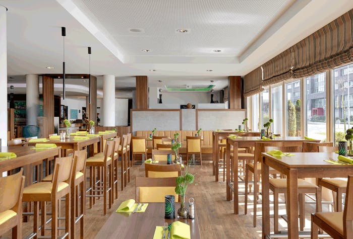 Ontbijtruimte Holiday Inn Express Bremen Airport