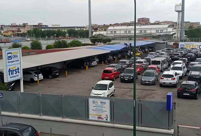 First Parking Parkhalle Neapel Bild 2