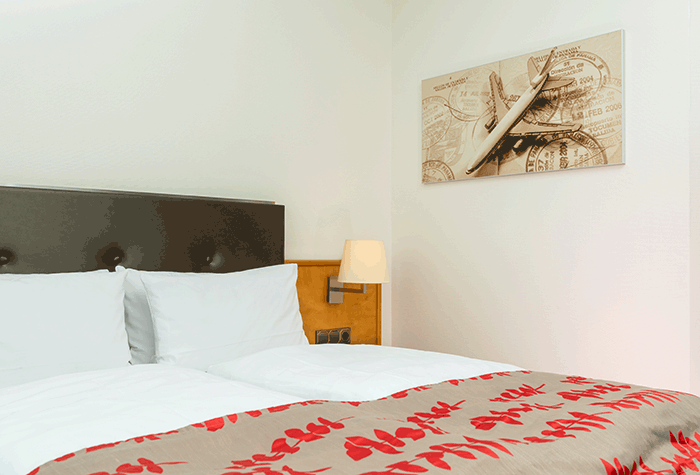 Bett im Holiday Inn Frankfurt Airport - Neu-Isenburg