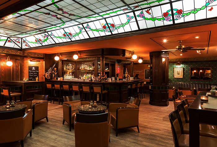 Bar im Leonardo Hotel Frankfurt City South