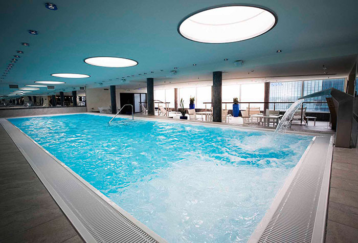 Swimmingpool Steigenberger Airport Hotel Frankfurt