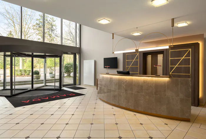 Rezeption Ramada by Wyndham Düsseldorf Ratingen