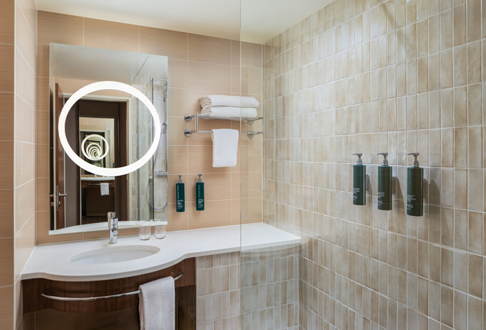 Badezimmer Hilton Garden Inn Frankfurt Airport