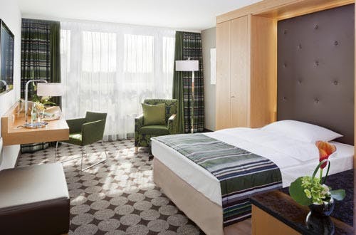 Mövenpick Hotel Nürnberg Flughafen Parken www.parken-und-fliegen.de