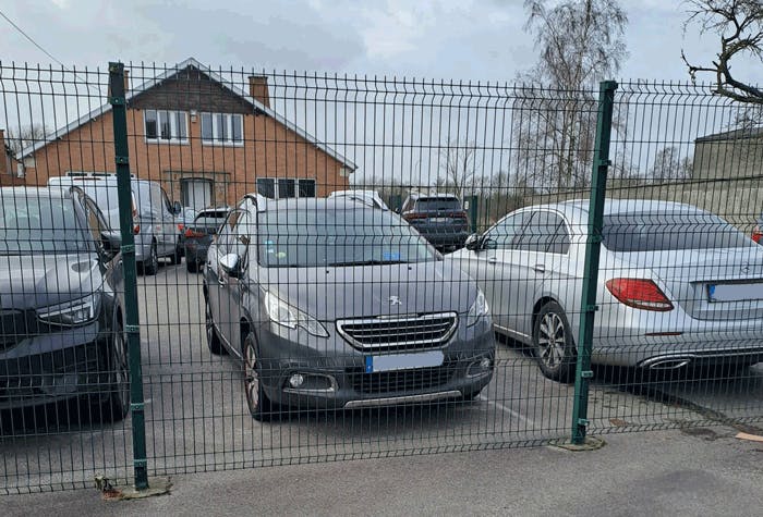 Parkende Autos Royal Parking Fly Parkplatz Charleroi