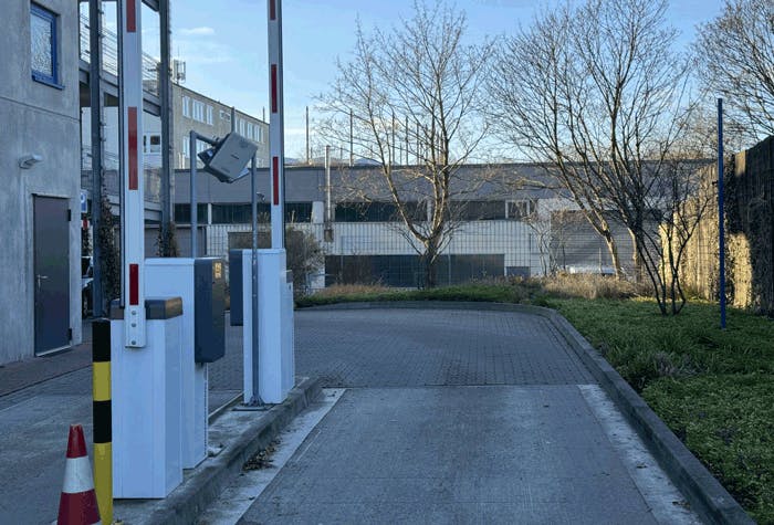 Ein-und Ausfahrt Park and Cruise PRO Parkhaus Hamburg Altona