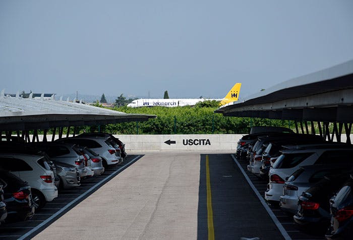 Aeropark Überdachter Parkplatz Verona