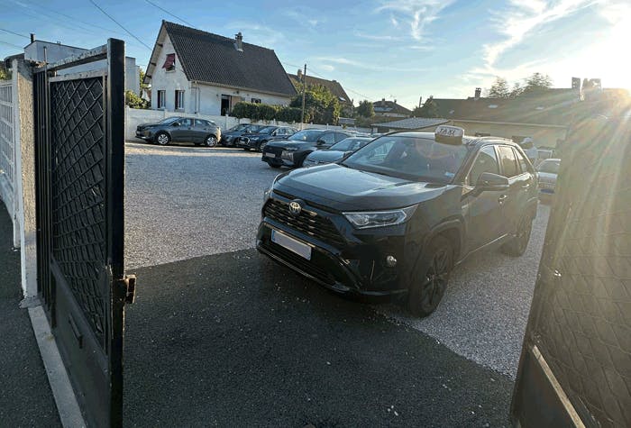 Einfahrt PROVALET Park Parkplatz Orly
