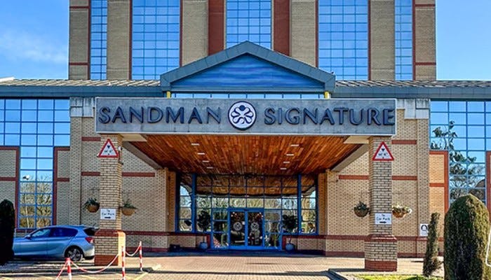 Sandman Signature Hotel Exterior