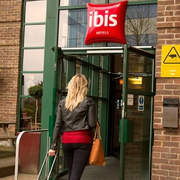 the ibis hotel at gatwick airport