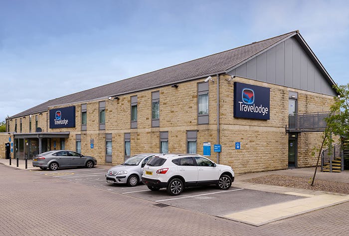 Travelodge Exterior Leeds Airport