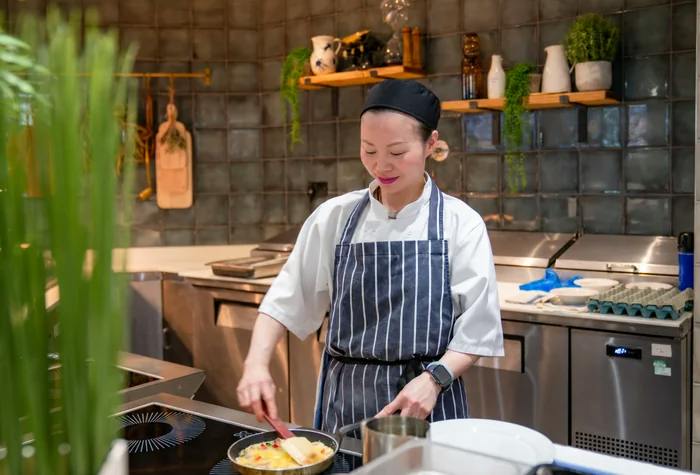 Chef preparing an omelette at DoubleTree by Hilton Manchester Airport